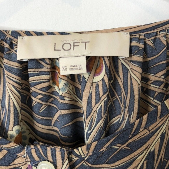 Ann Taylor Loft Women's Peacock Feather Button Up Long Sleeve Blouse Size XS - Picture 3 of 7